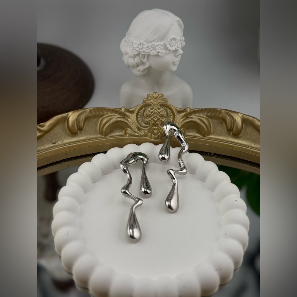 Modern Abstract Silver Drop  Earrings – Statement Sculptural Design